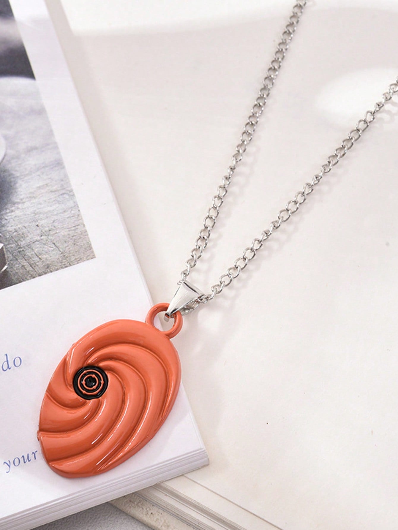 1pc Personalized Fashion Hot-Blooded Cartoon Anime Naruto Weapon Pendant Necklace, Personalized Hip-Hop Kunai, Shuriken Necklace, Suitable For Daily Wear Or As A Gift
