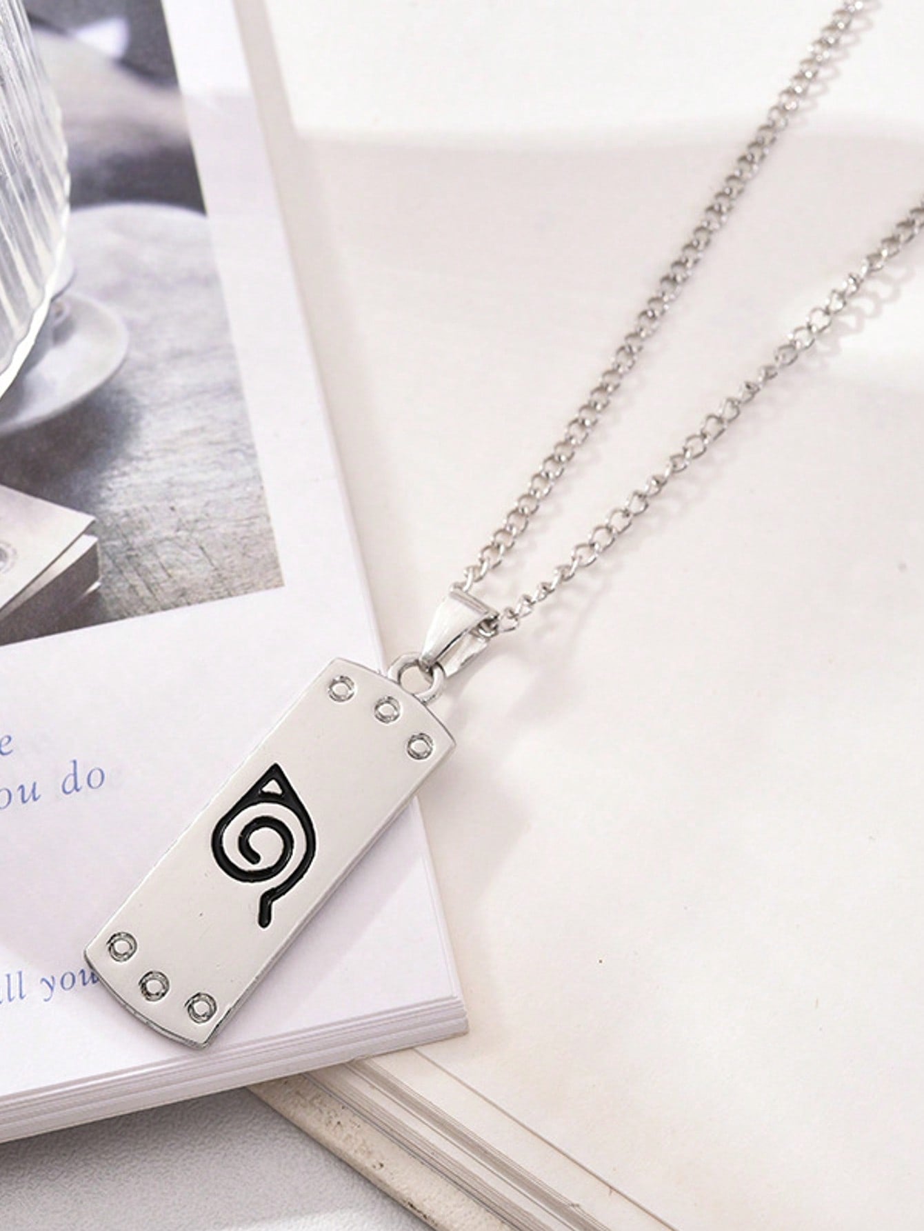 1pc Personalized Fashion Hot-Blooded Cartoon Anime Naruto Weapon Pendant Necklace, Personalized Hip-Hop Kunai, Shuriken Necklace, Suitable For Daily Wear Or As A Gift