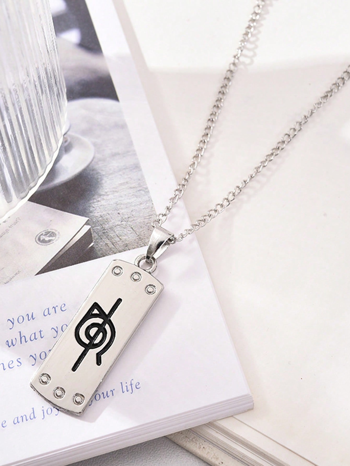 1pc Personalized Fashion Hot-Blooded Cartoon Anime Naruto Weapon Pendant Necklace, Personalized Hip-Hop Kunai, Shuriken Necklace, Suitable For Daily Wear Or As A Gift