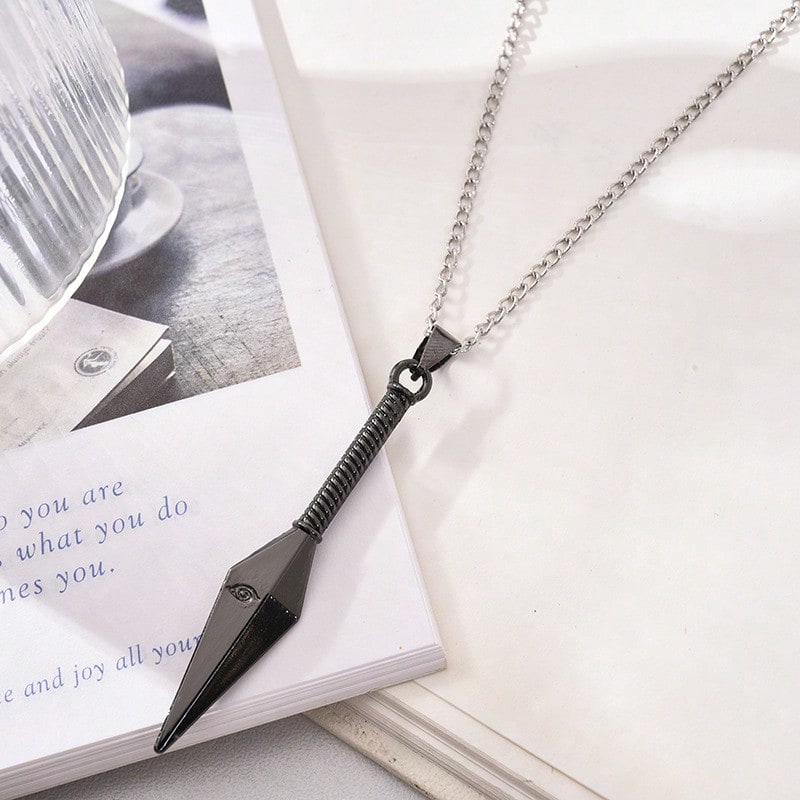 1pc Personalized Fashion Hot-Blooded Cartoon Anime Naruto Weapon Pendant Necklace, Personalized Hip-Hop Kunai, Shuriken Necklace, Suitable For Daily Wear Or As A Gift